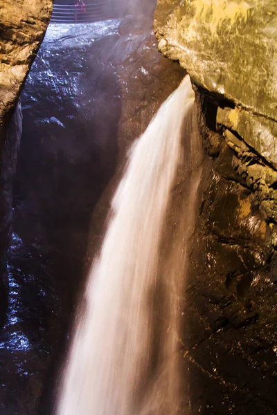 Trummelbachs Vattenfall Som Mynnar Lauterbrunnen Dalen Kantonen Bern Schweiz — Stockfoto