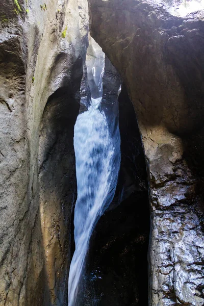 Cascade Trummelbach Jetant Dans Vallée Lauterbrunnen Canton Berne Suisse — Photo