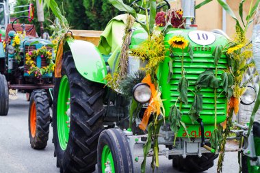 GOCZALKOWICE, POLAND - 14 EYLÜL: Hasat festivalinde eski tarım makinelerinin sergilenmesi, Silezya, Polonya.