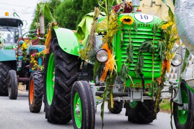 GOCZALKOWICE, POLAND - 14 EYLÜL: Hasat festivalinde eski tarım makinelerinin sergilenmesi, Silezya, Polonya.