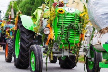 GOCZALKOWICE, POLAND - 14 EYLÜL: Hasat festivalinde eski tarım makinelerinin sergilenmesi, Silezya, Polonya.
