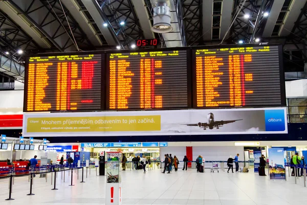 Praga Repubblica Ceca Novembre Bordo Partenze Aeroporto Praga Aeroporto Internazionale — Foto Stock