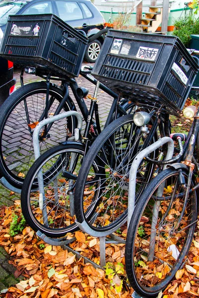 Tradycyjny Rower Holenderski Zaparkowany Przodu Amsterdamie Holandia — Zdjęcie stockowe