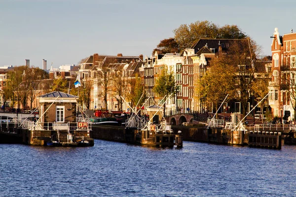 Amsterdam Netherlands November Beautiful Houses Autumn Leaves Canal Amsterdam Netherlands — Stock Photo, Image