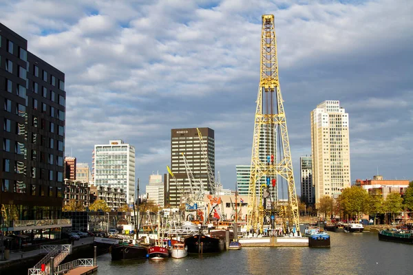 2015年11月10日 荷兰鹿特丹市天际线 鹿特丹拥有世界上最大的港口之一 — 图库照片
