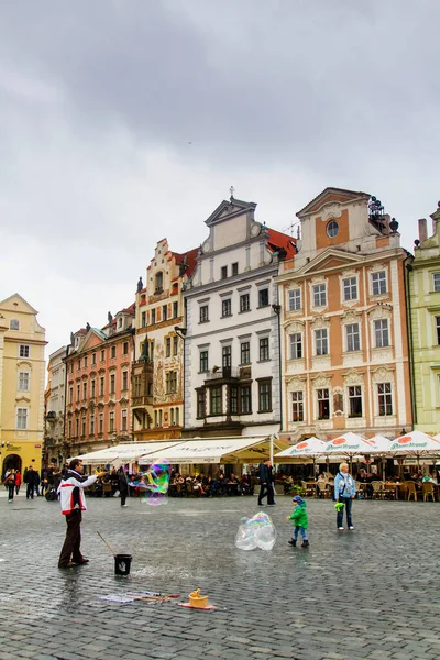 Praga Republika Czeska Listopad 2014 Bańki Mydlane Tle Starego Ratusza — Zdjęcie stockowe