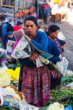 Chichicastenango, Guatemala 'da El Calvario Kilisesi önünde, 26 Nisan 2014