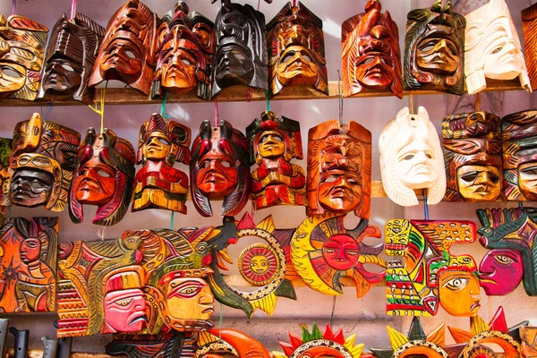 Μάγιας Ξύλινες Μάσκες Προς Πώληση Chichicastenango Γουατεμάλα Κεντρική Αμερική — Φωτογραφία Αρχείου