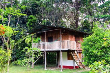 Ayaklıklarda ev (ağaç ev), Guatemala, Orta Amerika