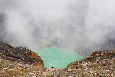 Santa Ana volkan kraterinin içindeki göl, El Salvador, Orta Amerika