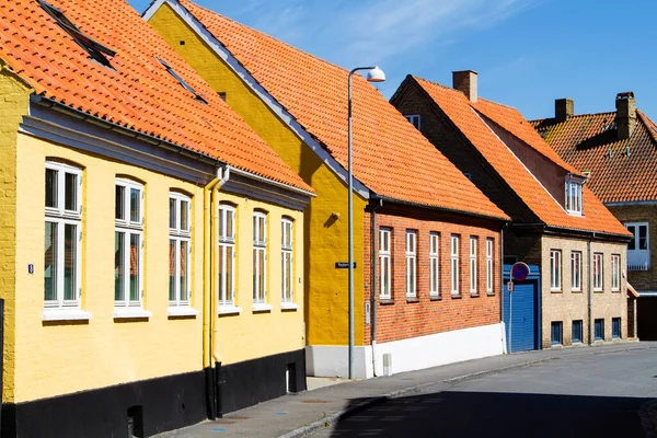 Akirkeby Bornholm デンマークに近代的な建築 — ストック写真