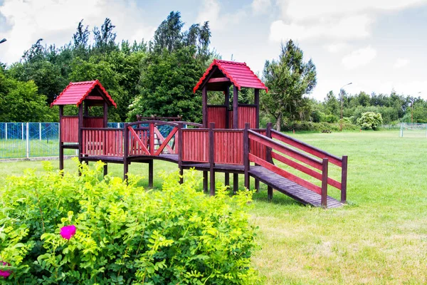 Parque Infantil Con Arbustos Verdes — Foto de Stock