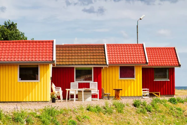 Red Dan Kuning Rumah Rumah Kayu Pesisir Bornholm Denmark — Stok Foto