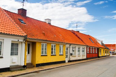 Bornholm, Danimarka 'da sıra sıra evler.