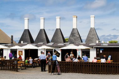 SVANEKE, DENMARK - 24 Haziran 2014: Danimarka adası Bornholm 'de Svaneke' de geleneksel tütsü evi.