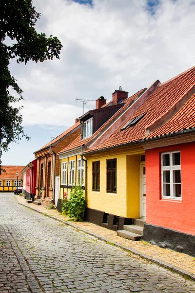 Vista Uma Rua Típica Ilha Bornholm Dinamarca — Fotografia de Stock