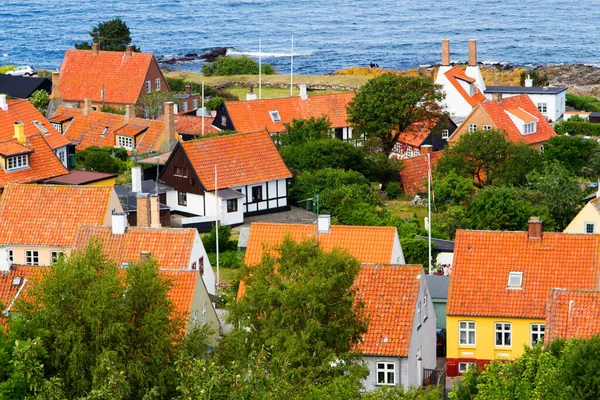 Gudhjem Dänemark Juni Panorama Der Malerischen Kleinstadt Gudhjem Mit Roten — Stockfoto