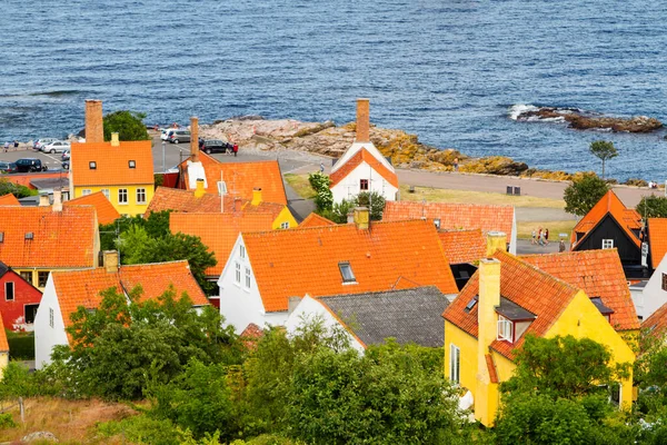 Gudhjem Dänemark Juni Panorama Der Malerischen Kleinstadt Gudhjem Mit Roten — Stockfoto