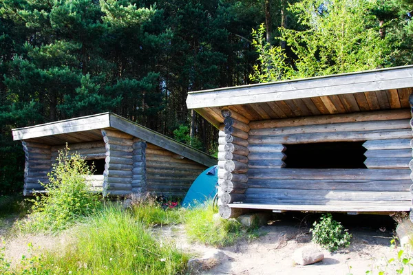 Tente Cueillie Entre Des Abris Bois Primitifs Sur Bornholm Danemark — Photo