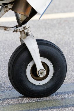 Bir uçağın tekerleği