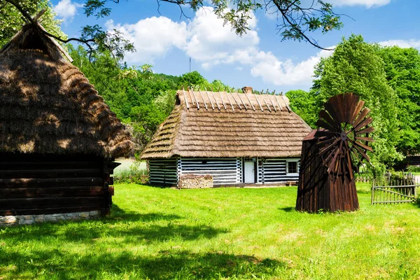 Vecchio Mulino Vento Legno Nel Parco Heriatege Krosno Polonia — Foto Stock