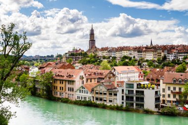 İsviçre 'nin başkenti muhteşem eski Bern' e panoramik manzara