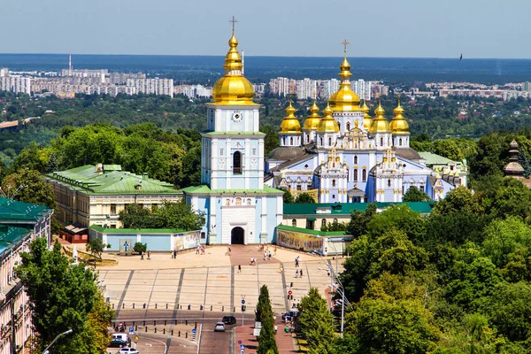 キエフ ウクライナのセント マイケルズ ゴールデン ドーム修道院 — ストック写真
