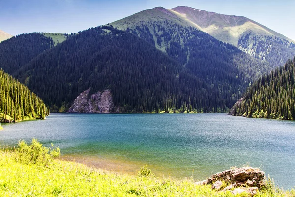 Hermosa Vista Del Lago Alta Montaña Kolsai Kazajstán Montañas Tien — Foto de Stock