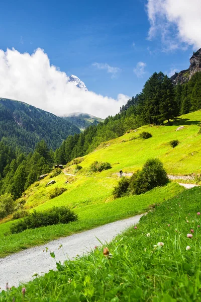 Sviçre Nin Zermatt Kentindeki Matterhorn Dağı Yakınlarında Yalnız Bir Kulübe — Stok fotoğraf