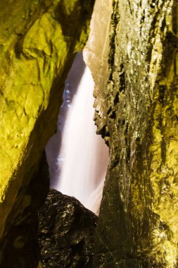 Trummelbach Şelalesi, Lauterbrunnen Vadisi 'ne akıyor, Bern Kantonu, İsviçre.