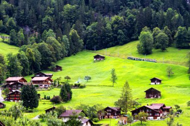 İsviçre 'deki Lauterbrunnen Vadisi