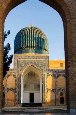 Samarqand, Özbekistan, Orta Asya 'daki Amir Anıtmezarı. Gur-e Amir, fatih Tamerlang 'ın (Amir Temur) gömüldüğü yerdir. Semerkand İpek yolunda yatıyor