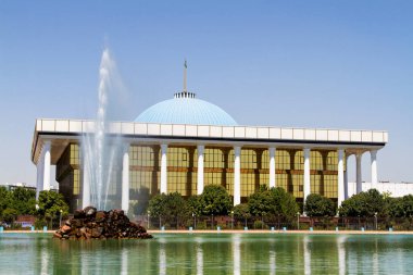 Özbekistan 'ın başkenti Taşkent' teki Oliy Majlis (Meclis) binası, Orta Asya