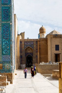 SAMARKAND, UZBEKISTAN - 10 Ağustos 2014 tarihinde Şah I Zinda anıtı, Semerkant, Özbekistan, Orta Asya 'da nekropolis. UNESCO Dünya Mirası sitesi. Semerkand ipek bir yolda yatıyor..