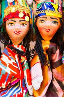 Buhara Çarşısı, Özbekistan 'da geleneksel oryantal bebek