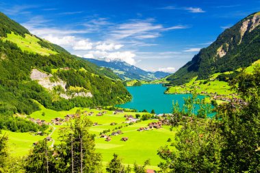 Brunig Geçidi, İsviçre 'den Lungern Gölü Vadisi