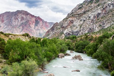 Yazın, Tacikistan, Orta Asya 'daki Fan Dağları' nın Dağ Manzarası