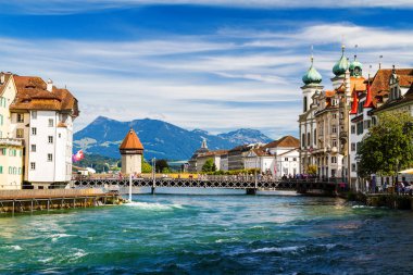 Lucerne, İsviçre 'de nehir kenarı