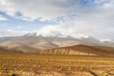 Pamir otoyolu. Marco Polo ipek yolu. Gorno Badakhsan ili, Tacikistan. Orta Asya Pamir Anayolu Kırgızistan 'dan Murghab' a Wakhan Vadisi 'nden Khorog' a oradan da Dushanbe 'ye gider..