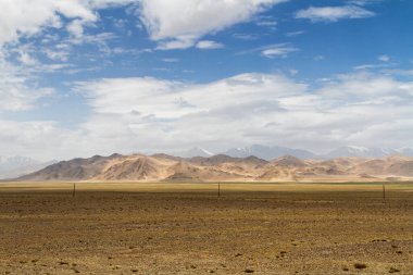 Pamir otoyolu. Marco Polo ipek yolu. Gorno Badakhsan ili, Tacikistan. Orta Asya Pamir Anayolu Kırgızistan 'dan Murghab' a Wakhan Vadisi 'nden Khorog' a oradan da Dushanbe 'ye gider..