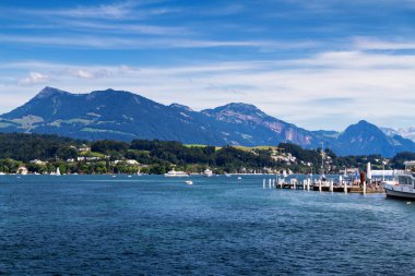 İsviçre 'nin şaşırtıcı doğası ve mimarisi