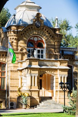 TASHKENT, UZBEKISTAN - 10 Ağustos 2015: Taşkent, Özbekistan, Orta Asya 'daki Grandük Nikolai Konstantinovich Romanov Sarayı