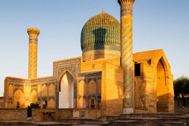Samarqand, Özbekistan, Orta Asya 'daki Amir Anıtmezarı. Gur-e Amir, fatih Tamerlang 'ın (Amir Temur) gömüldüğü yerdir. Semerkand İpek yolunda yatıyor