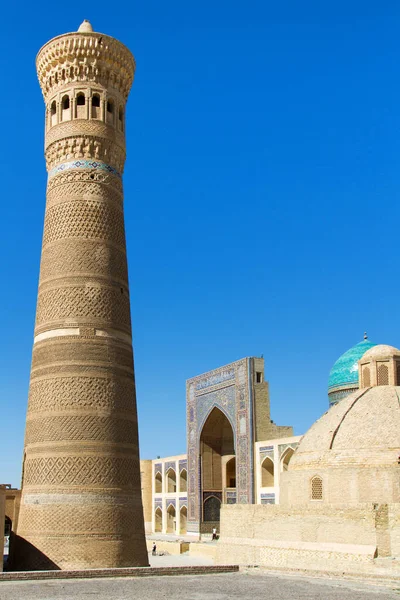 Двор Мечети Калян Украшен Застекленными Голубыми Плитками Гробницей Шейха Перед — стоковое фото