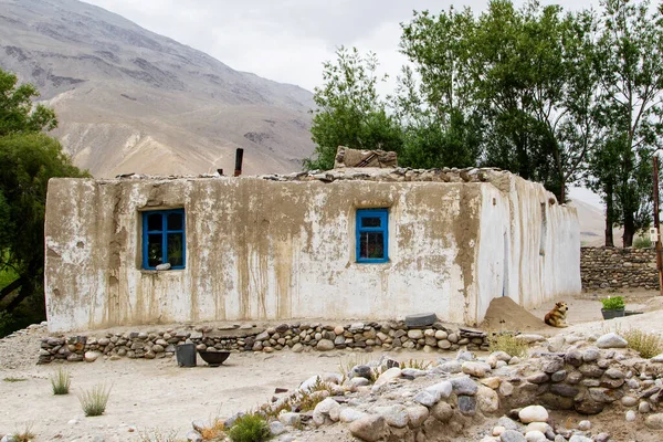 Murghab (Murghob), Karakul, Pamir dağları, Gorno Badakhshan Özerk Bölgesi, Tacikistan, Orta Asya. Pamir Otoyolu Kırgızistan 'dan Murghab' a Wakhan Vadisi 'nden Khorog' a oradan da Dushanbe 'ye çıkar.