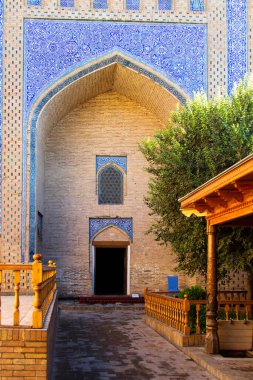 Itchan Kala, Khiva, Özbekistan, Orta Asya 'daki antik bir caminin bahçesinde.