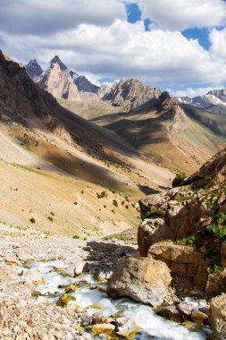 Yazın, Tacikistan, Orta Asya 'daki Fan Dağları' nın Dağ Manzarası