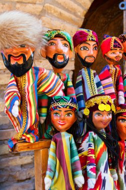 Buhara Çarşısı, Özbekistan 'da geleneksel oryantal bebek