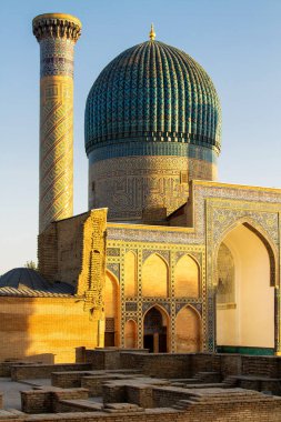 Samarqand, Özbekistan, Orta Asya 'daki Amir Anıtmezarı. Gur-e Amir, fatih Tamerlang 'ın (Amir Temur) gömüldüğü yerdir. Semerkand İpek yolunda yatıyor