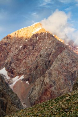 Yazın, Tacikistan, Orta Asya 'daki Fan Dağları' nın Dağ Manzarası